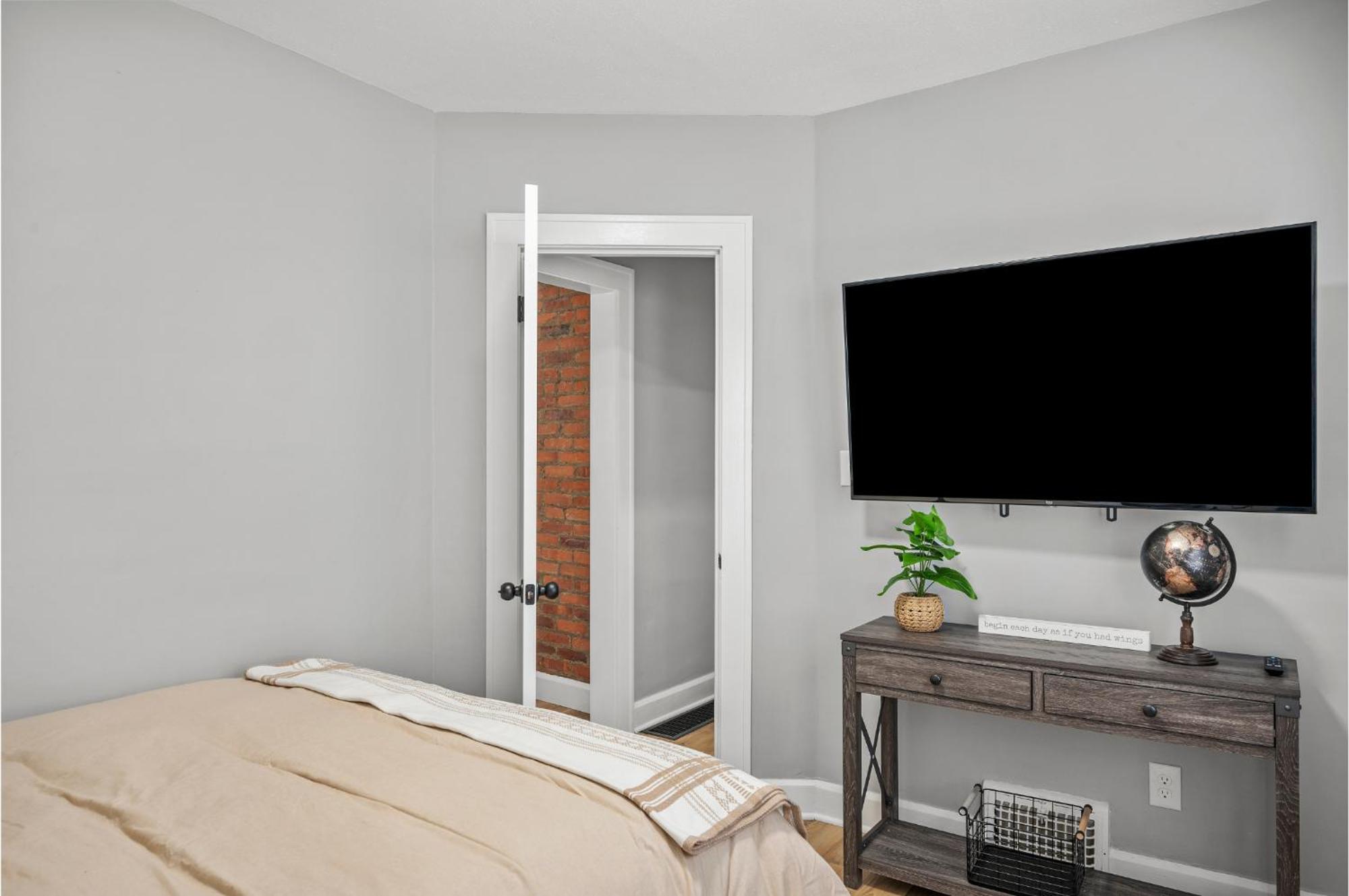 Amazing King Bed Full Office Holiday home Parma