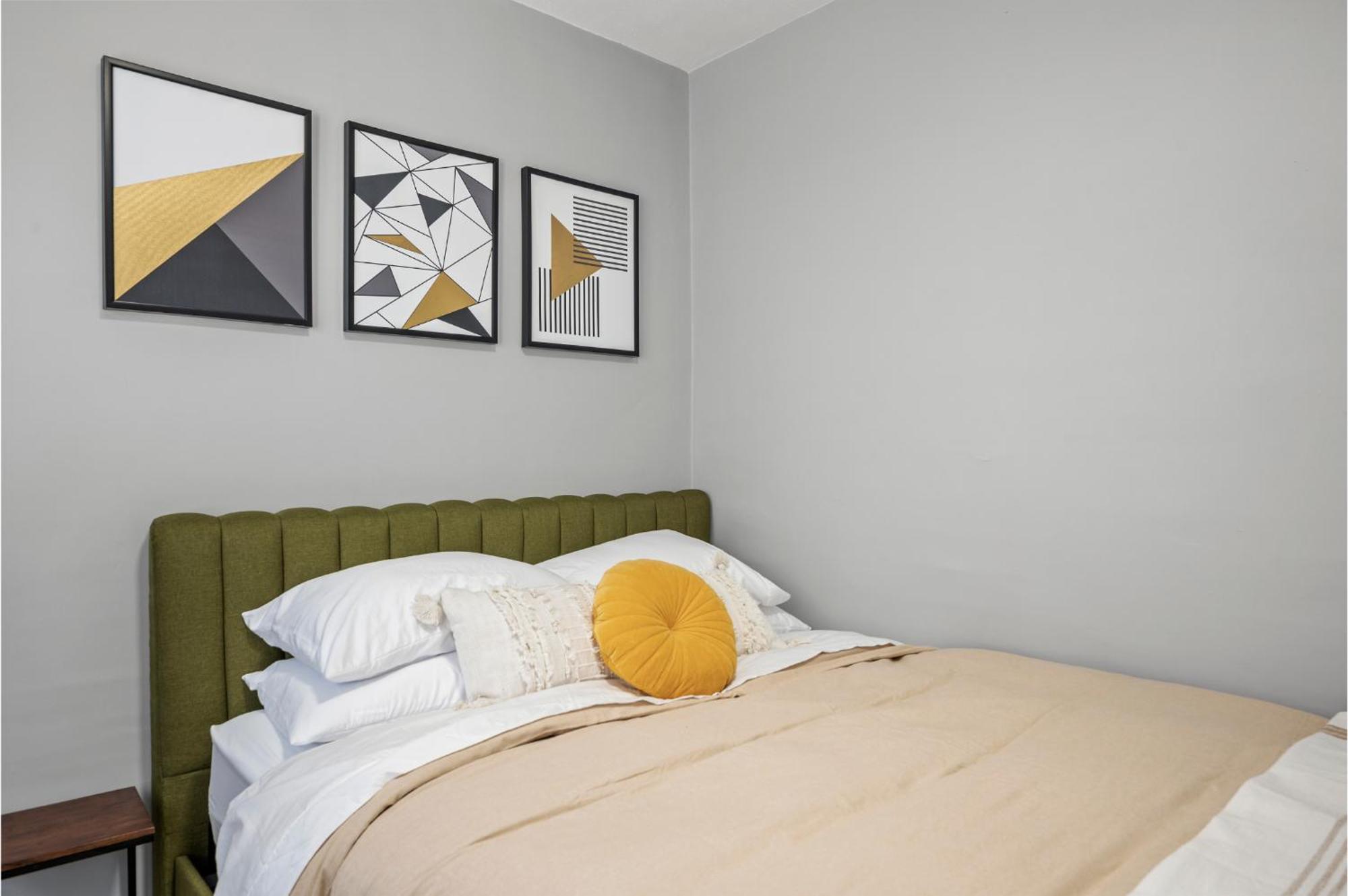 Amazing King Bed Full Office